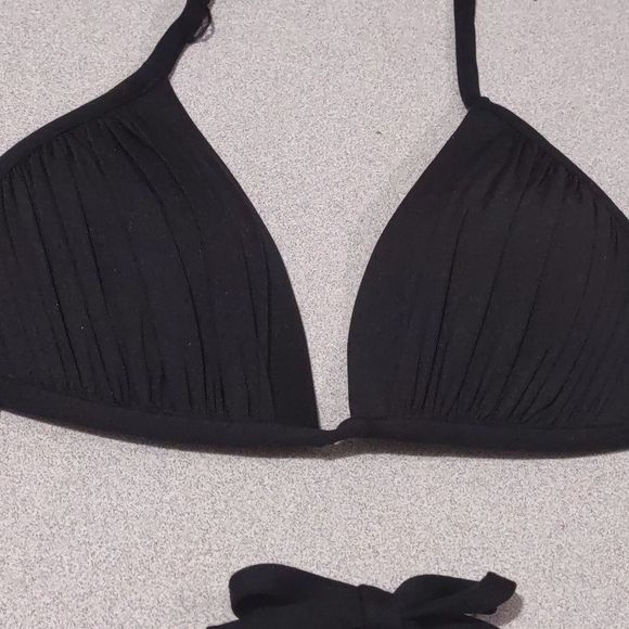 H&M Women's Black Scrunched Triangle Bikini Swimsuit Top Size 6 - Picture 2 of 5
